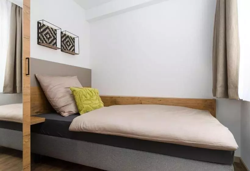 Hotelli Gasthaus Zur Traube