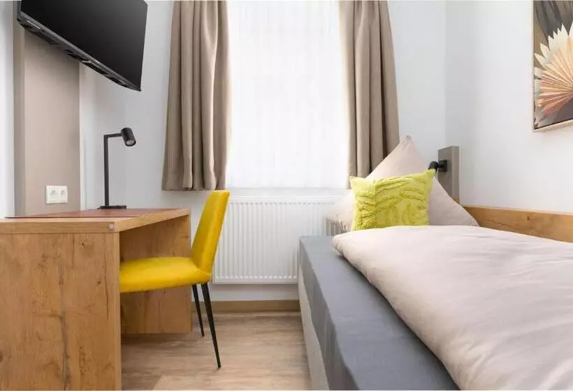 Hotelli Gasthaus Zur Traube