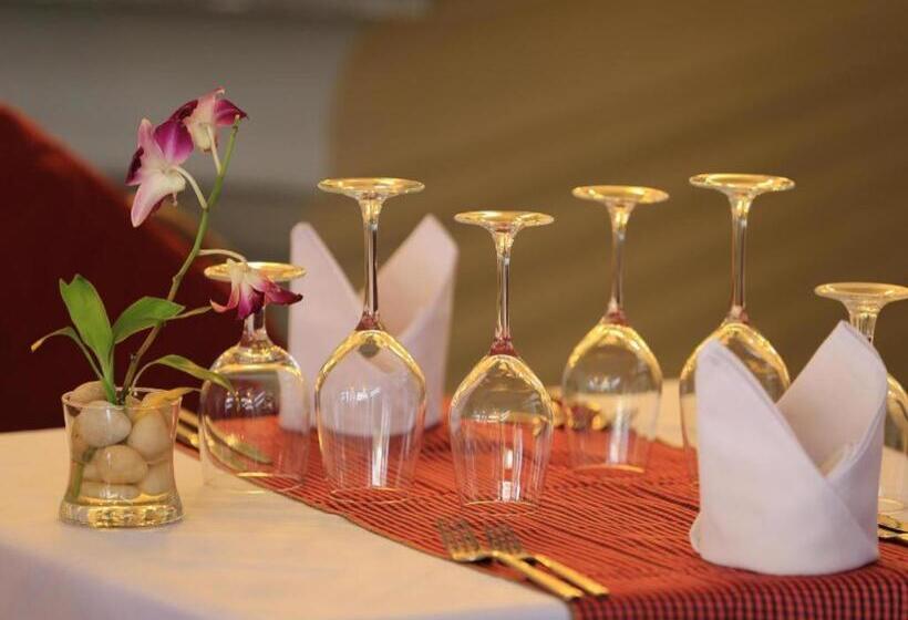 هتل Popular Boutique