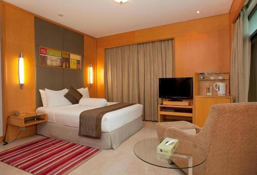 Lakeshore Hotel And Apartments