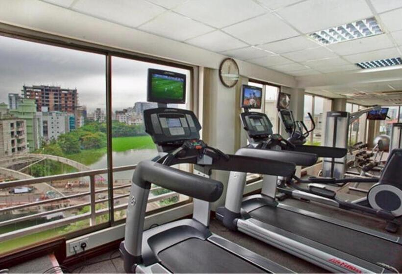 Lakeshore Hotel And Apartments