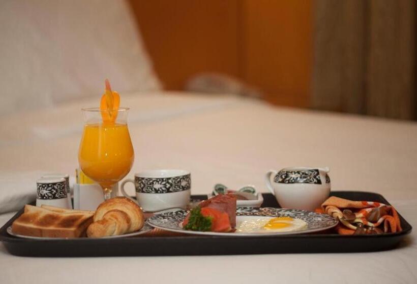 Lakeshore Hotel And Apartments