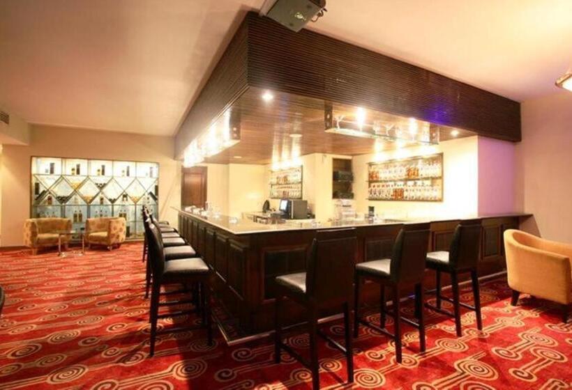 Lakeshore Hotel And Apartments