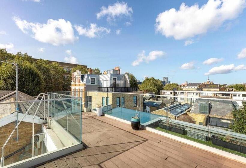 Majatalo Hidden Gem, Artist Studio