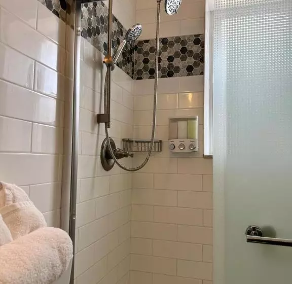 Majatalo Zenoasis Pvt Bedbath Studio By Numc