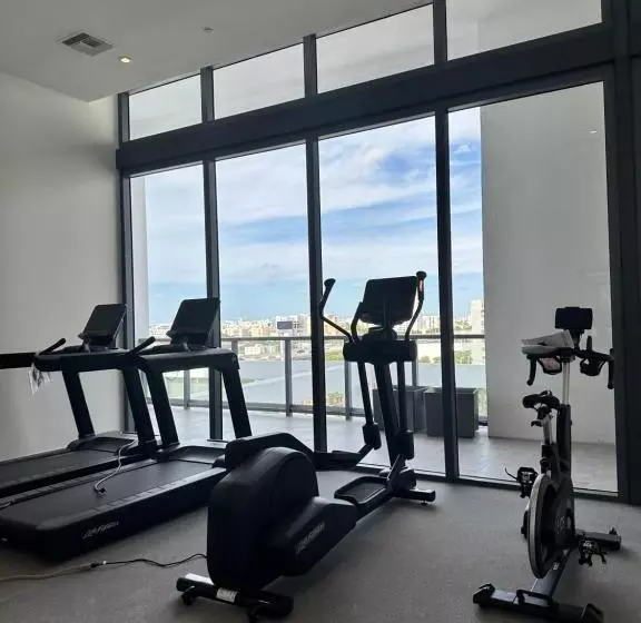 Smart Brickell Deluxe Apartment