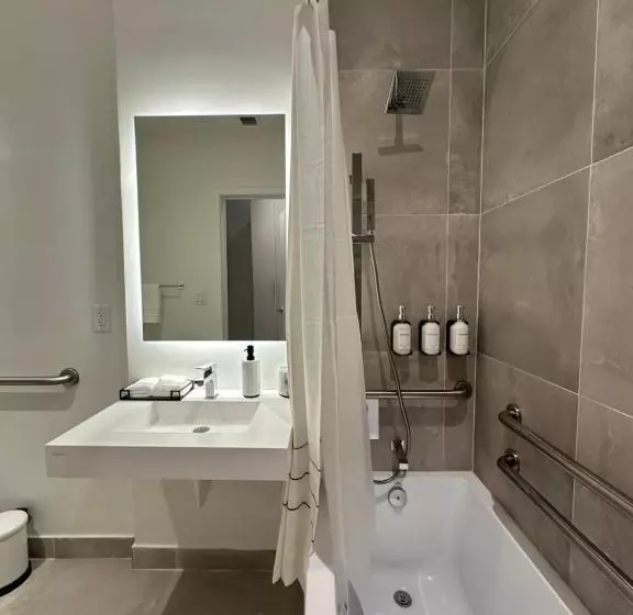 Smart Brickell Deluxe Apartment