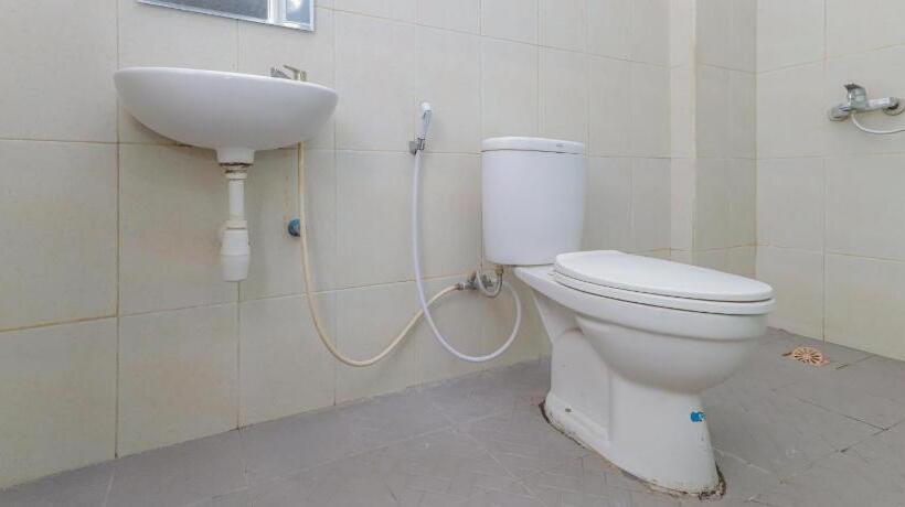 Urbanview Hotel Syariah Near Gelora Delta Sidoarjo