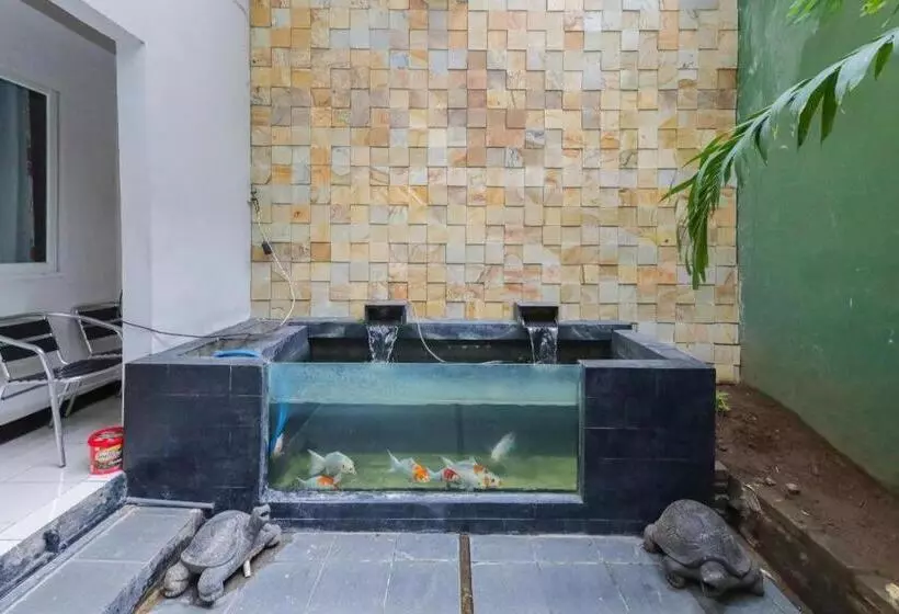 Urbanview Hotel Syariah Near Gelora Delta Sidoarjo