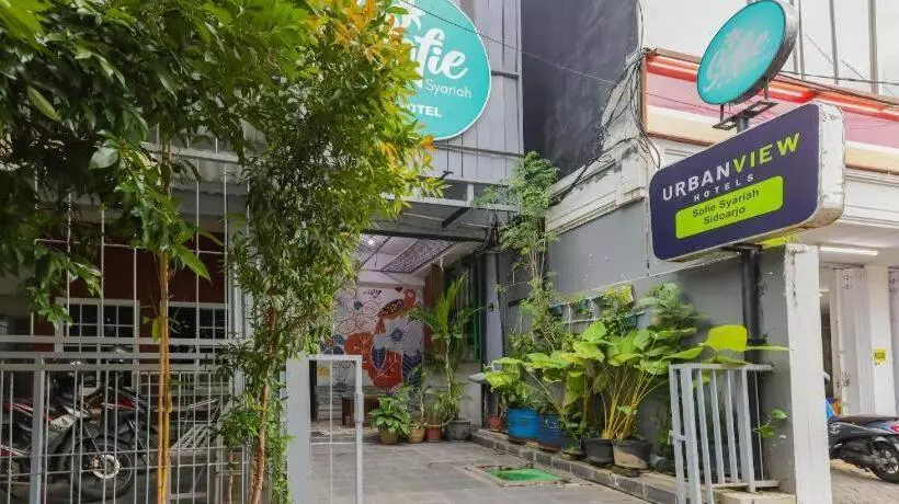 Urbanview Hotel Syariah Near Gelora Delta Sidoarjo
