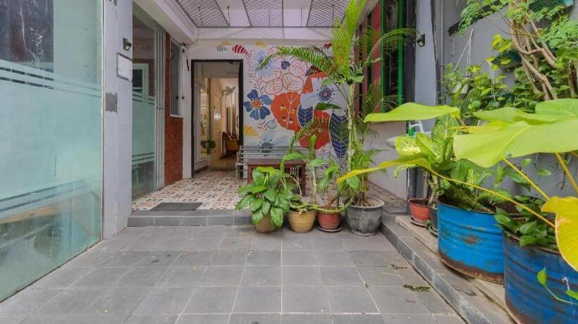 Urbanview Hotel Syariah Near Gelora Delta Sidoarjo