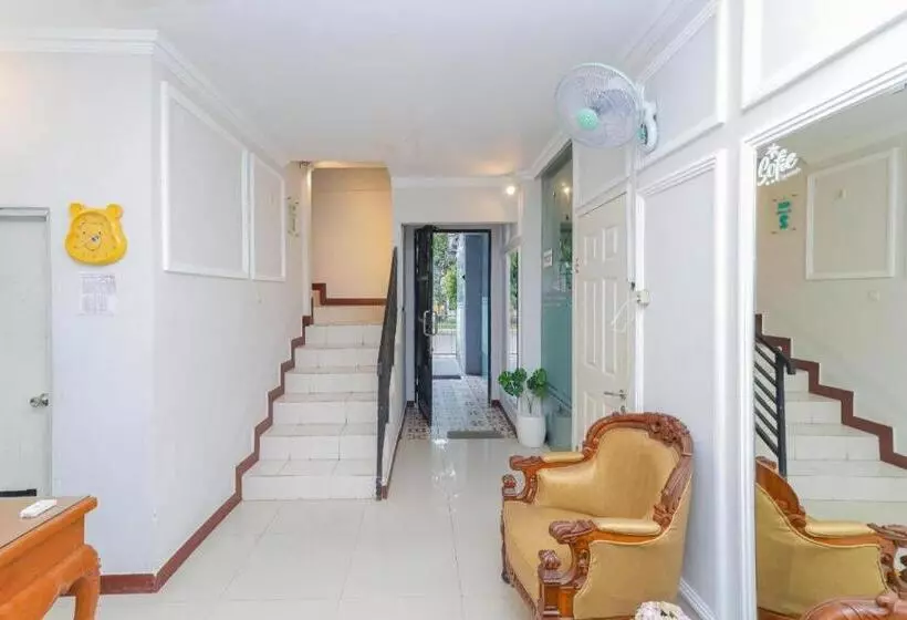 Urbanview Hotel Syariah Near Gelora Delta Sidoarjo