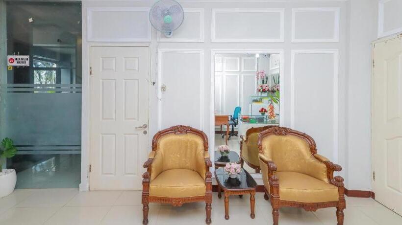 Urbanview Hotel Syariah Near Gelora Delta Sidoarjo