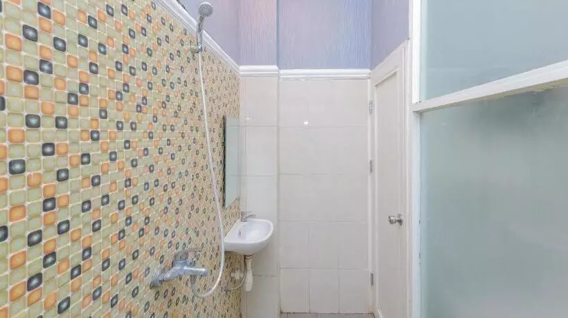 Urbanview Hotel Syariah Near Gelora Delta Sidoarjo