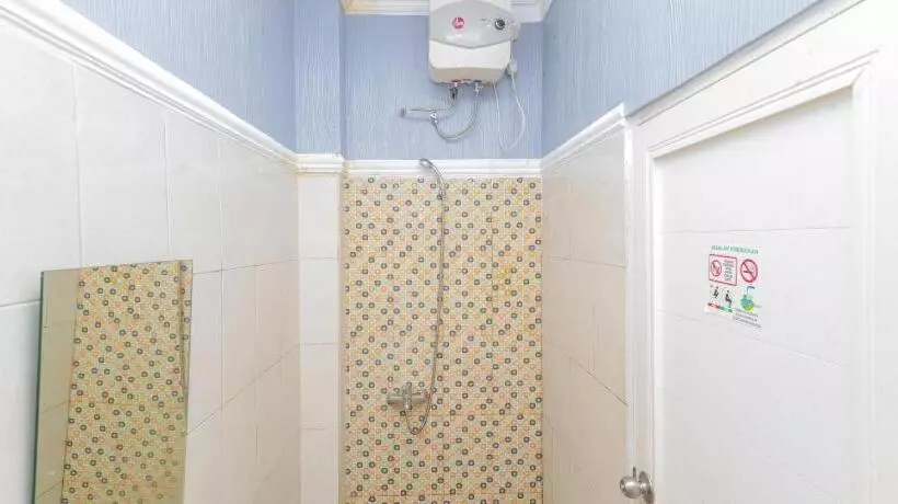 Urbanview Hotel Syariah Near Gelora Delta Sidoarjo