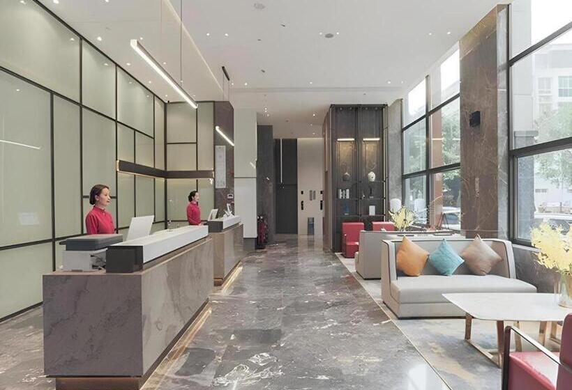 Borrman Hotel Liuzhou Luzhai