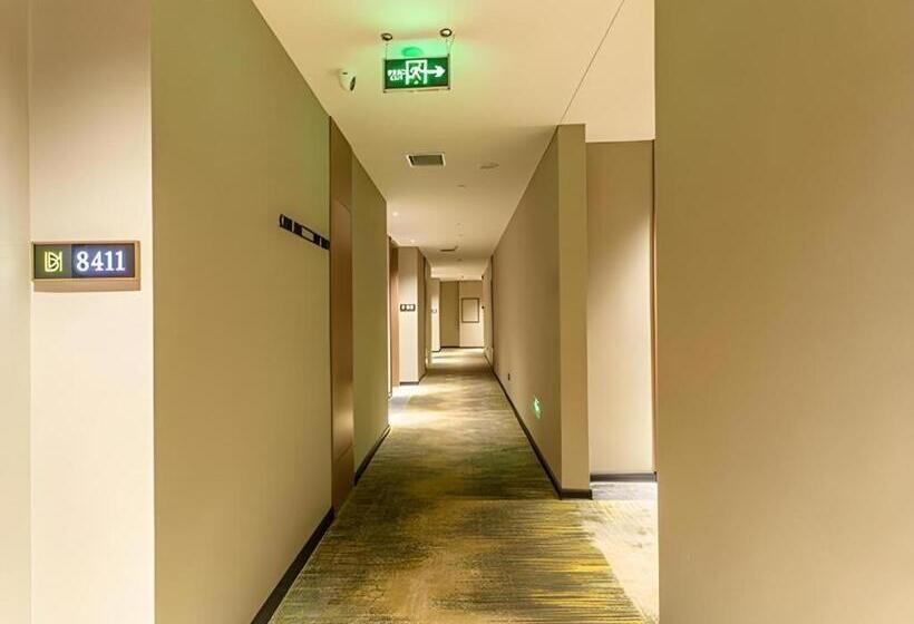 Borrman Hotel Liuzhou Luzhai