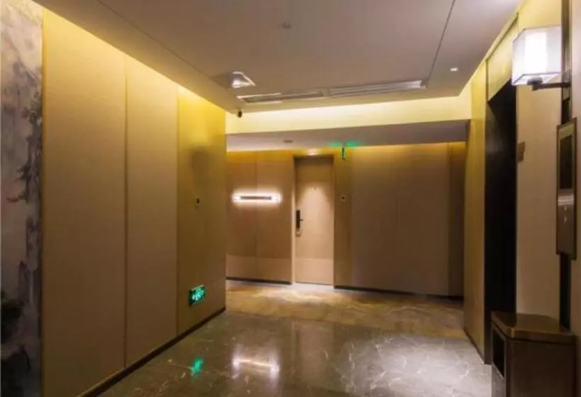 Echeng Hotel Changsha Evening News