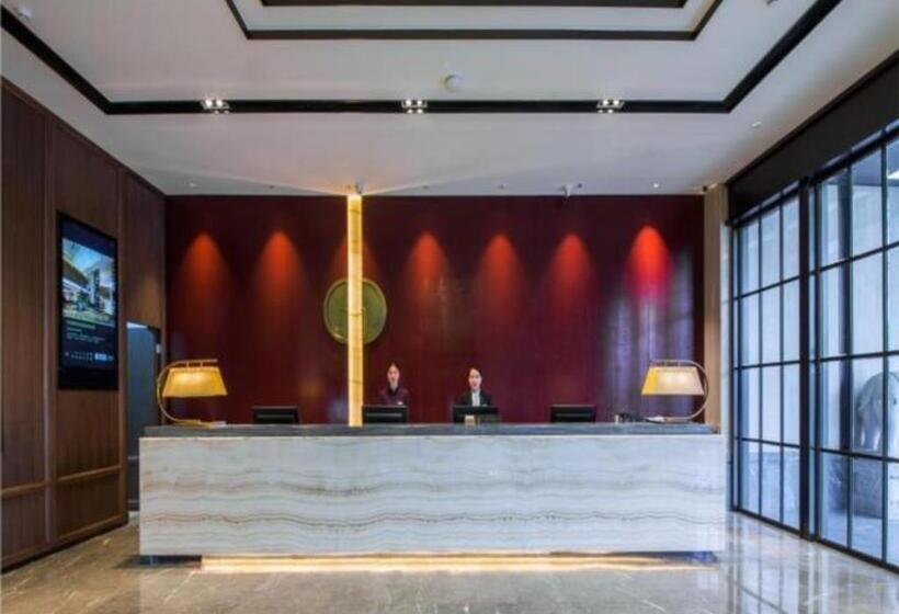 Echeng Hotel Changsha Evening News