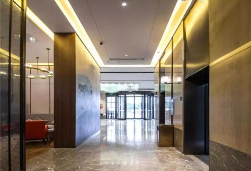 Echeng Hotel Changsha Evening News