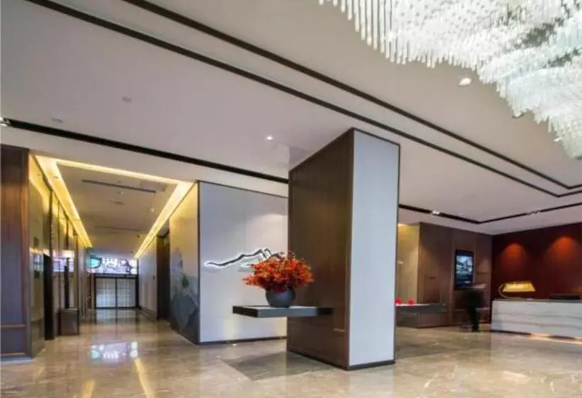 Echeng Hotel Changsha Evening News