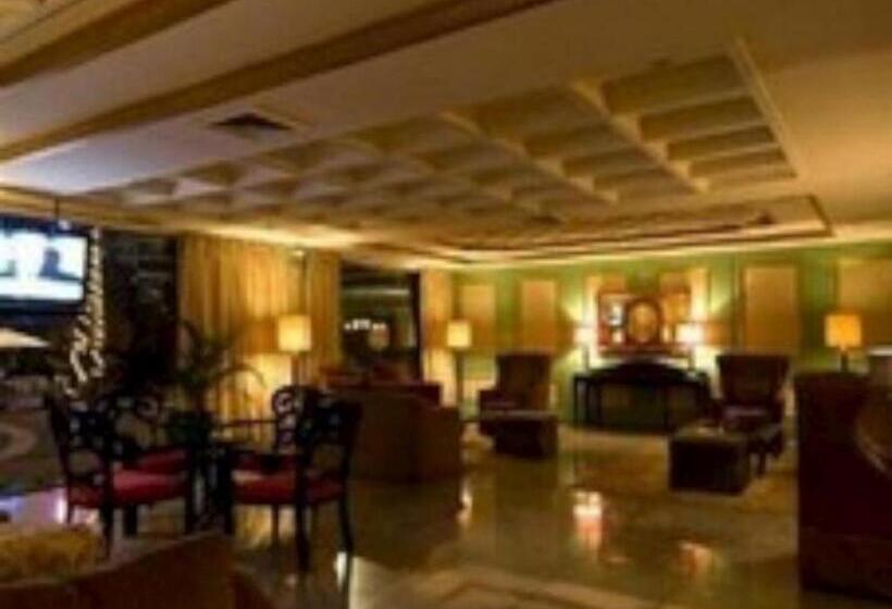 בית מלון כפרי Danau Toba International Parapat