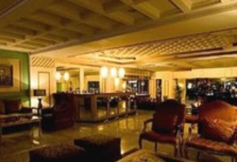 בית מלון כפרי Danau Toba International Parapat