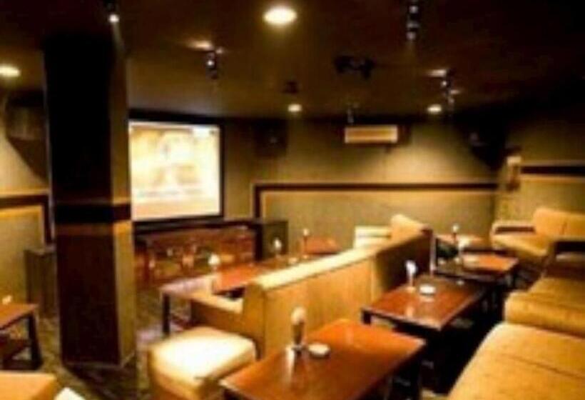 בית מלון כפרי Danau Toba International Parapat