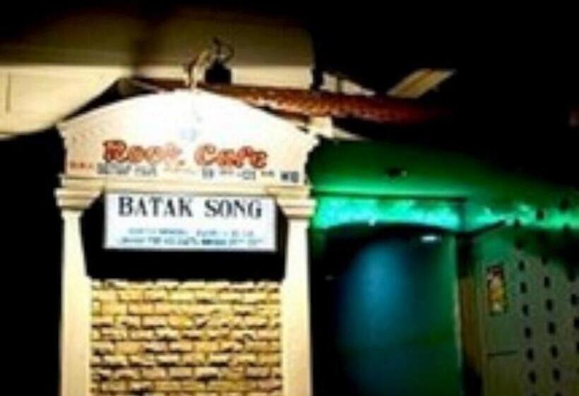 בית מלון כפרי Danau Toba International Parapat