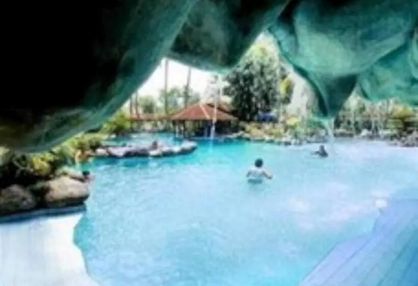 ホテル Danau Toba International Parapat