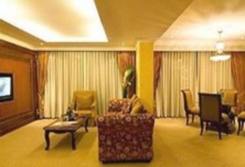 בית מלון כפרי Danau Toba International Parapat