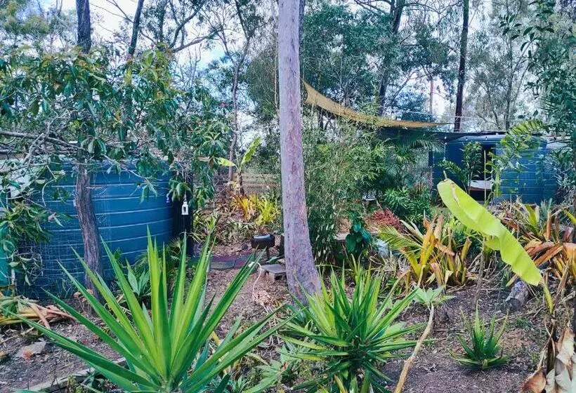 Hotelli Lush Huts Glamping