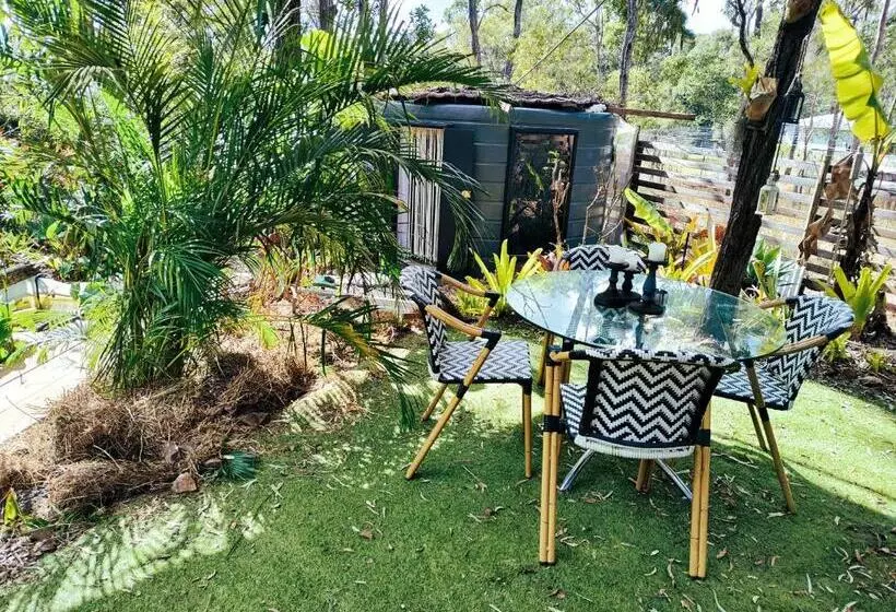Hotelli Lush Huts Glamping