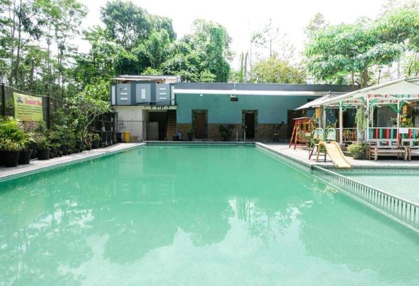 호텔 Oyo 563 Damar Mas Resort Lereng Kelud