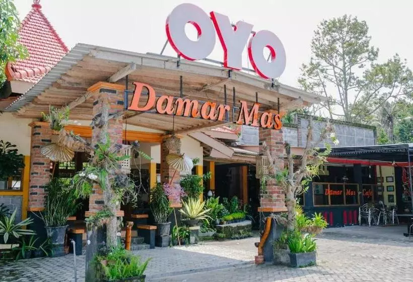 ホテル Oyo 563 Damar Mas Resort Lereng Kelud