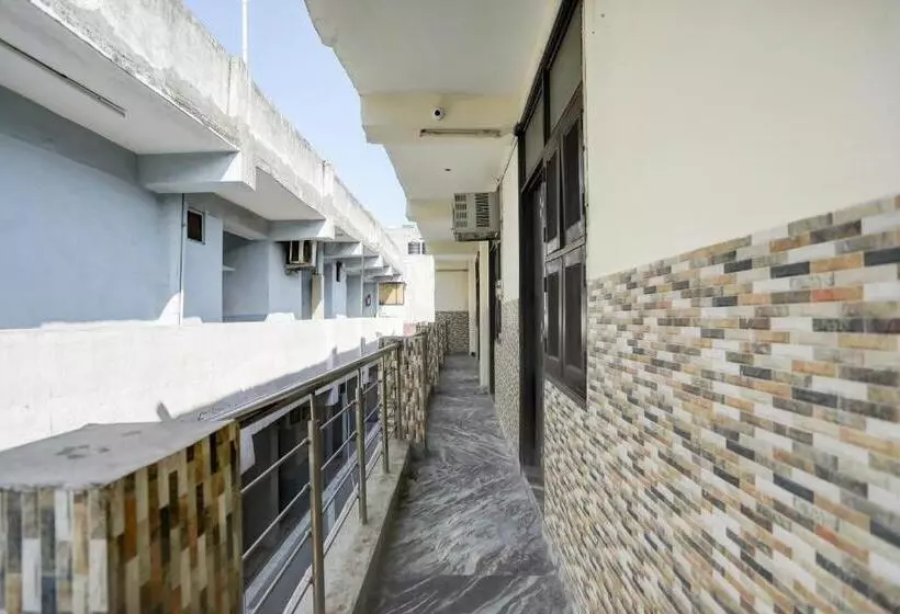 Hotelli O The Glory Near Sector 18 Metro