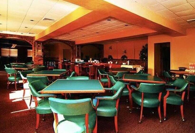 בית מלון כפרי Rodeway Inn And Suites Lakeland