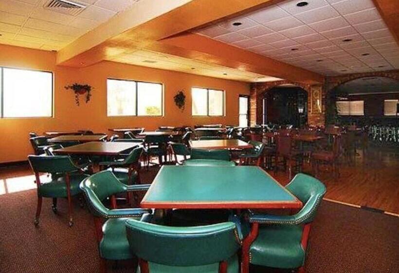 בית מלון כפרי Rodeway Inn And Suites Lakeland