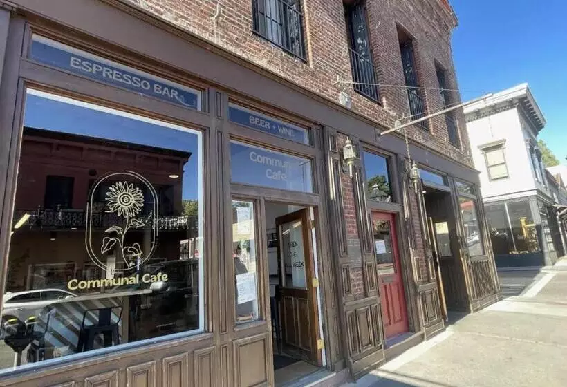 Hotelli Speakeasy Queen Suite