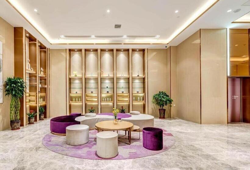Lavande Hotel Lushan Wuzhou International Business Trade City