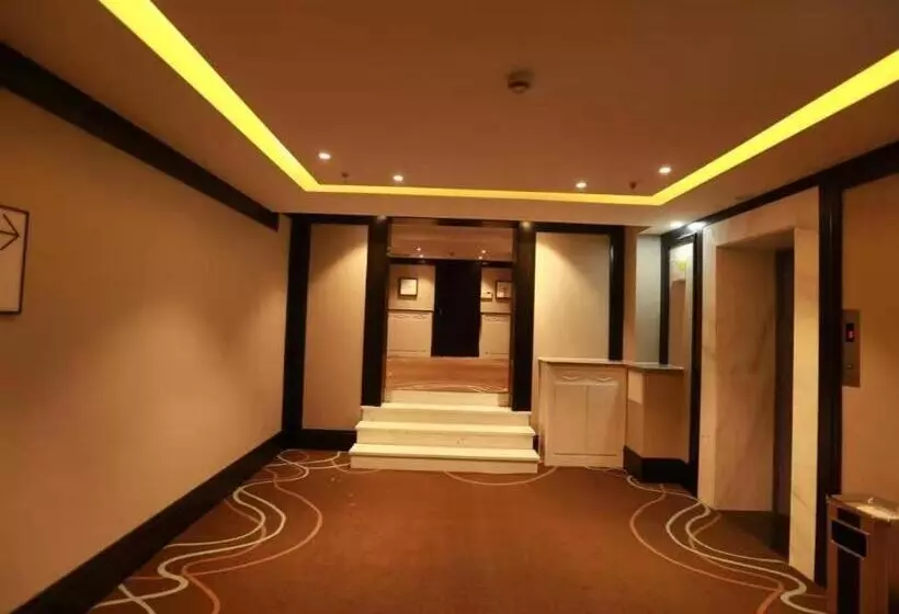 Xana Hotelle Jinzhou Central South Street Red Star Macalline