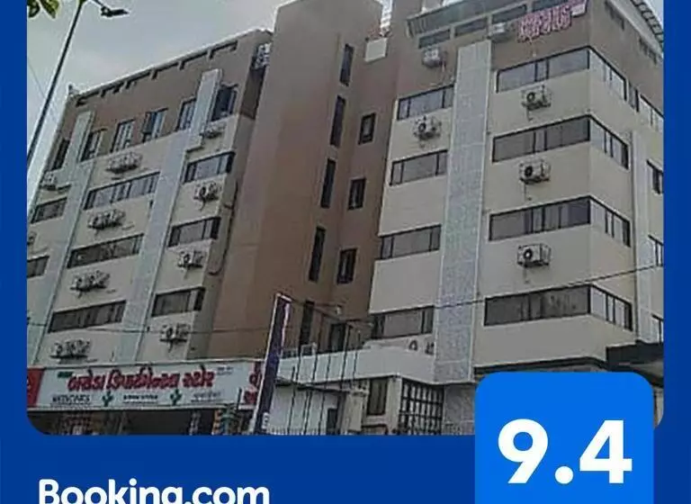 ホテル Raajpath, Vadodara