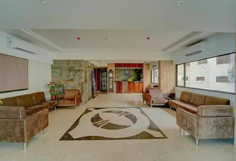 ホテル Raajpath, Vadodara