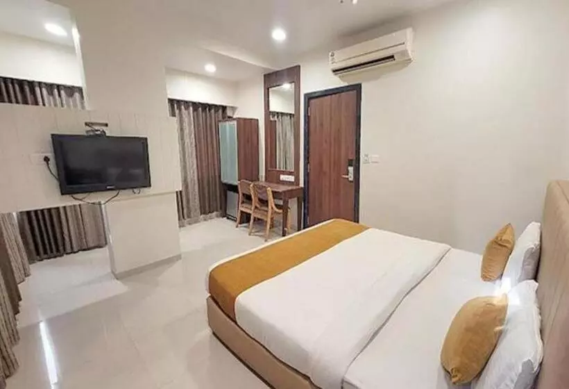 ホテル Raajpath, Vadodara