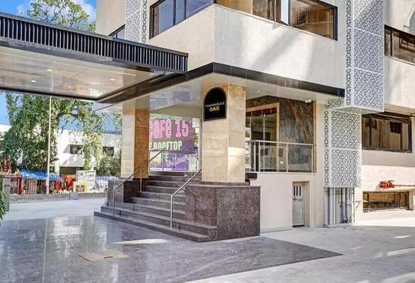 ホテル Raajpath, Vadodara