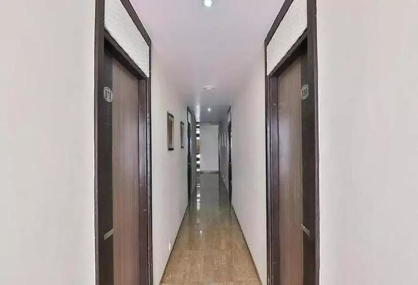 ホテル Raajpath, Vadodara