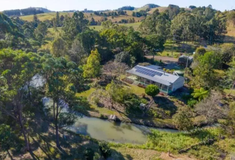 Majatalo Amamoor   Living Waters