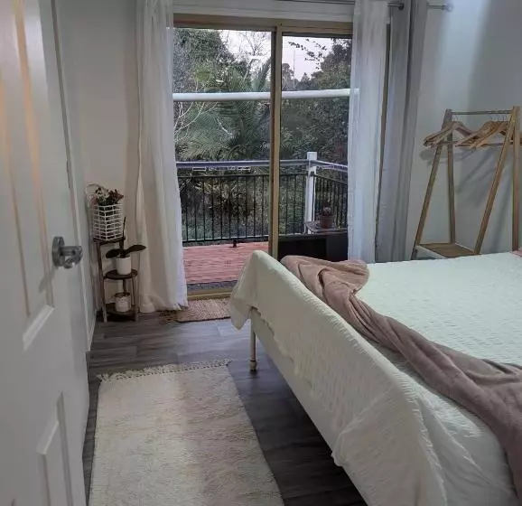 Majatalo Amamoor   Living Waters