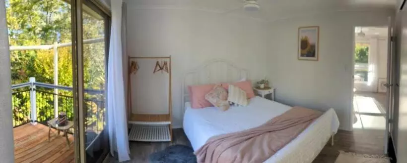 Majatalo Amamoor   Living Waters