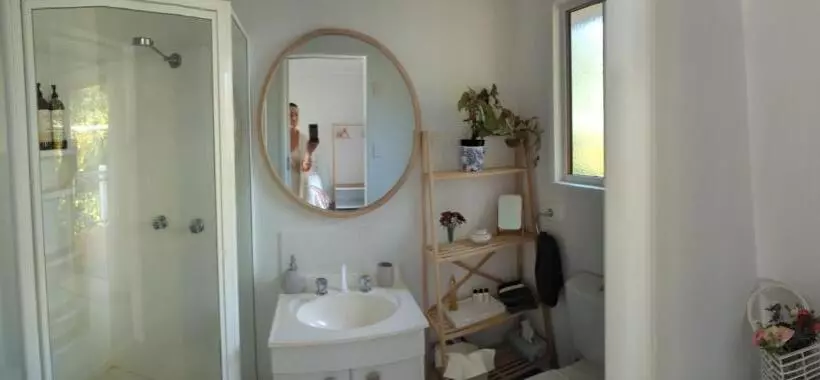 Majatalo Amamoor   Living Waters